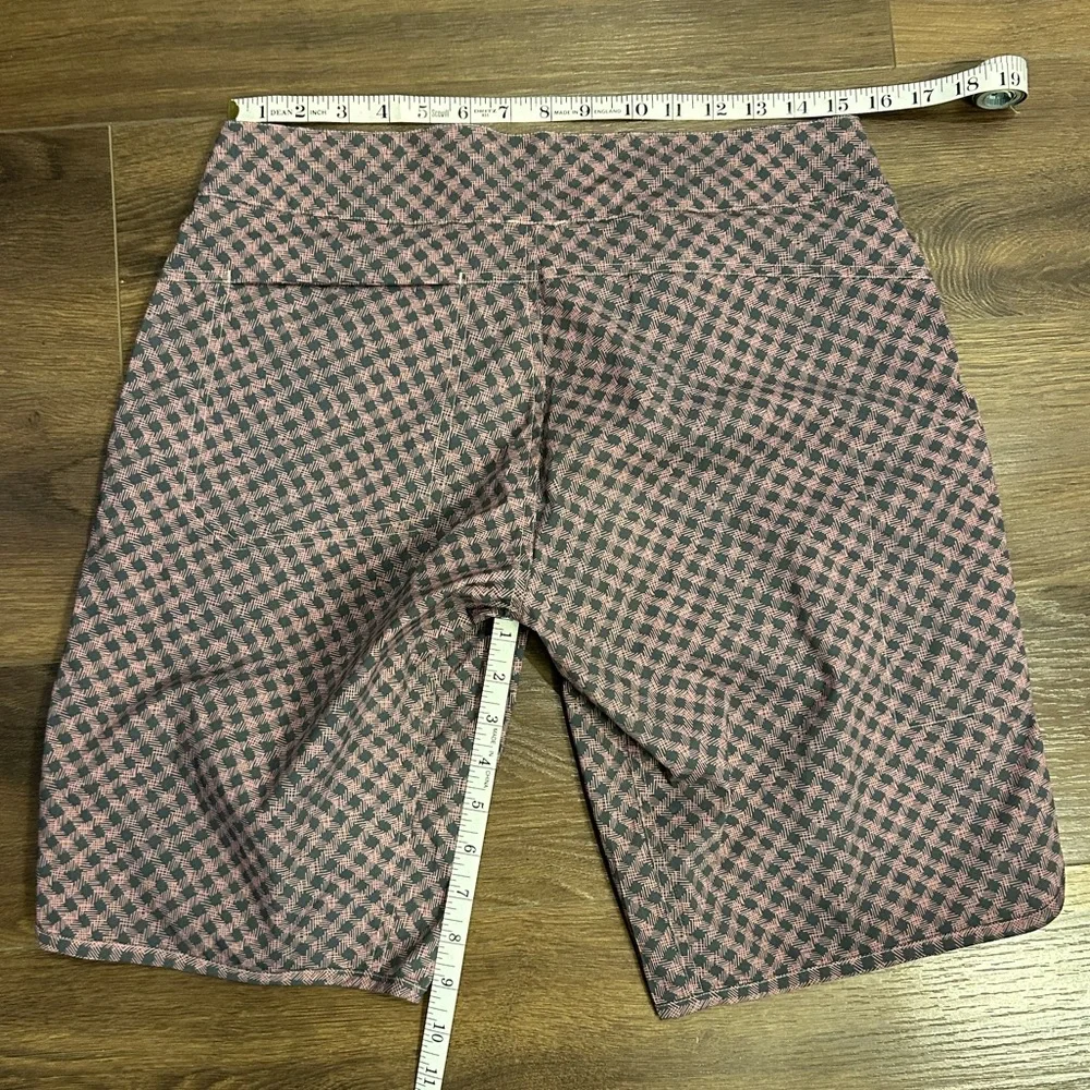 Club Ride Savvy Shorts women’s size Medium 9” inseam Pink Blue checked pattern - Picture 3 of 5